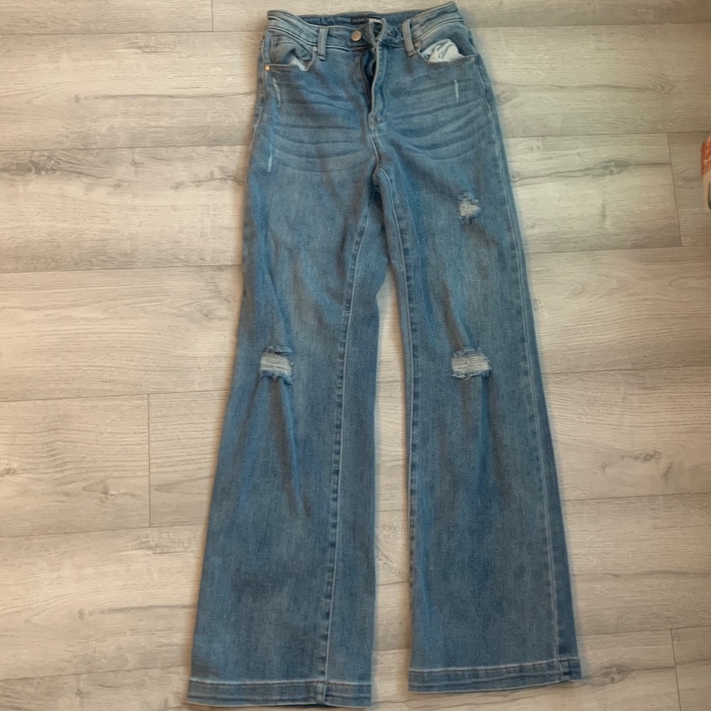 Wide leg distressed jeans
